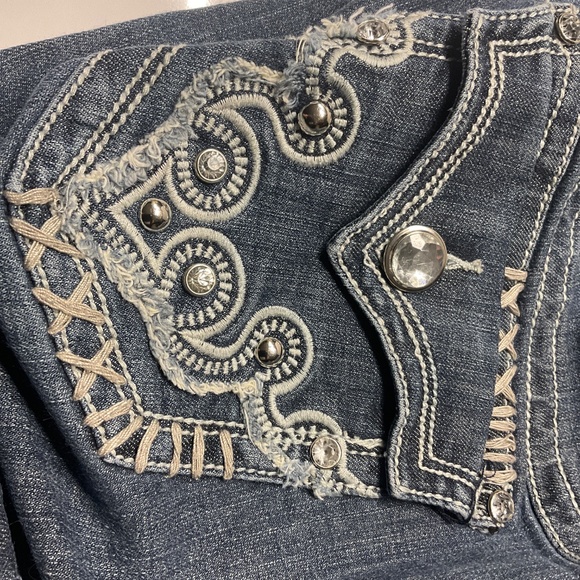 L.A. IDOL CROPPED JEANS SZ13 W35 X L18 CRYSTALS STUDS HEAVY STITCHING - Picture 6 of 6